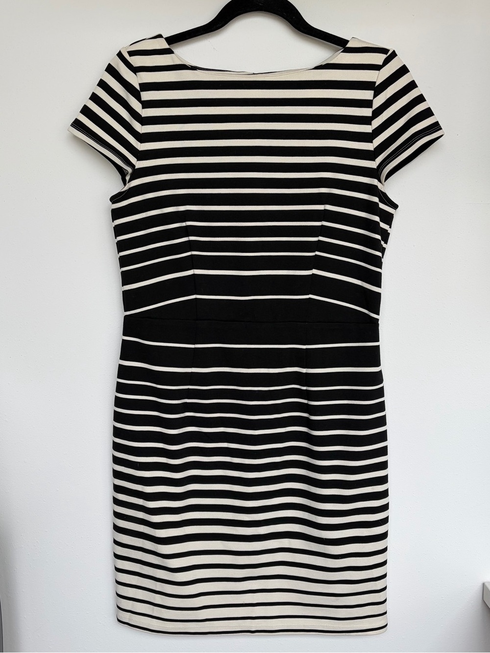 Ann Taylor LOFT Striped Cap Sleeve Stretch Dress Size 4 Rayon Blend White Black